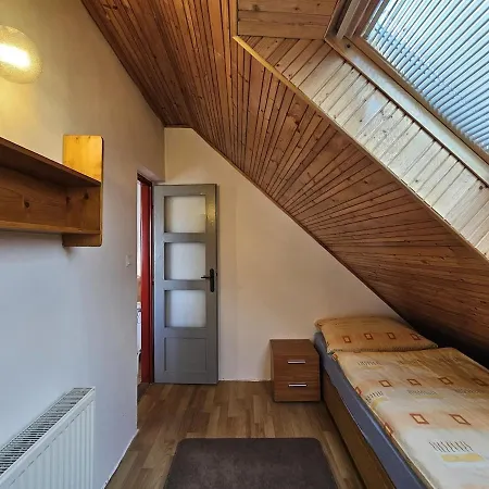 公寓 Spacious By The Mountains - 9 Beds