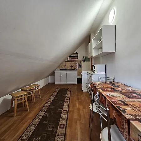 Spacious By The Mountains - 9 Beds Апартаменты