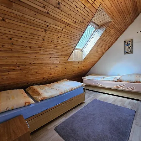 Апартаменты Spacious By The Mountains - 9 Beds *