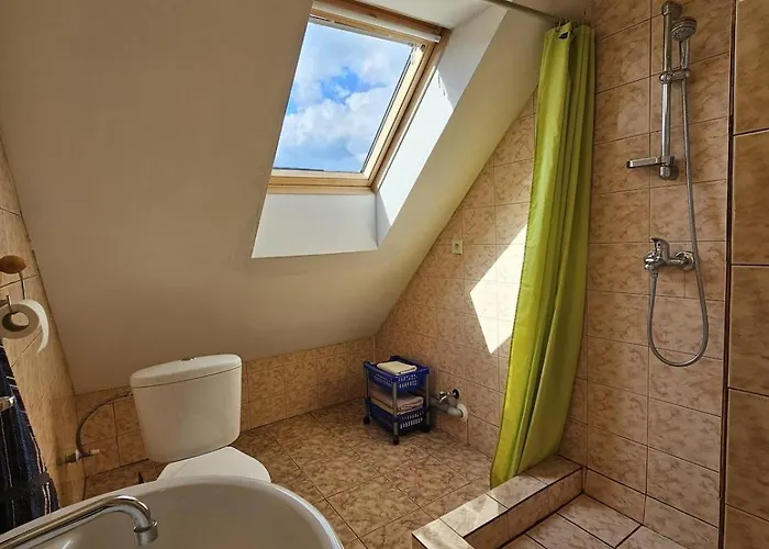 Spacious By The Mountains - 9 Beds *