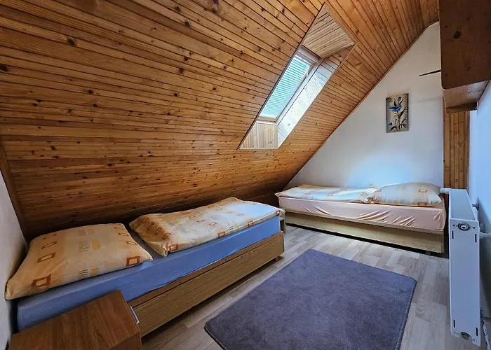 Daire Spacious By The Mountains - 9 Beds *